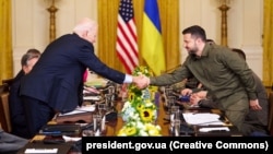 Президент Украины Владимир Зеленский и президент США Джо Байден. Архивное фото