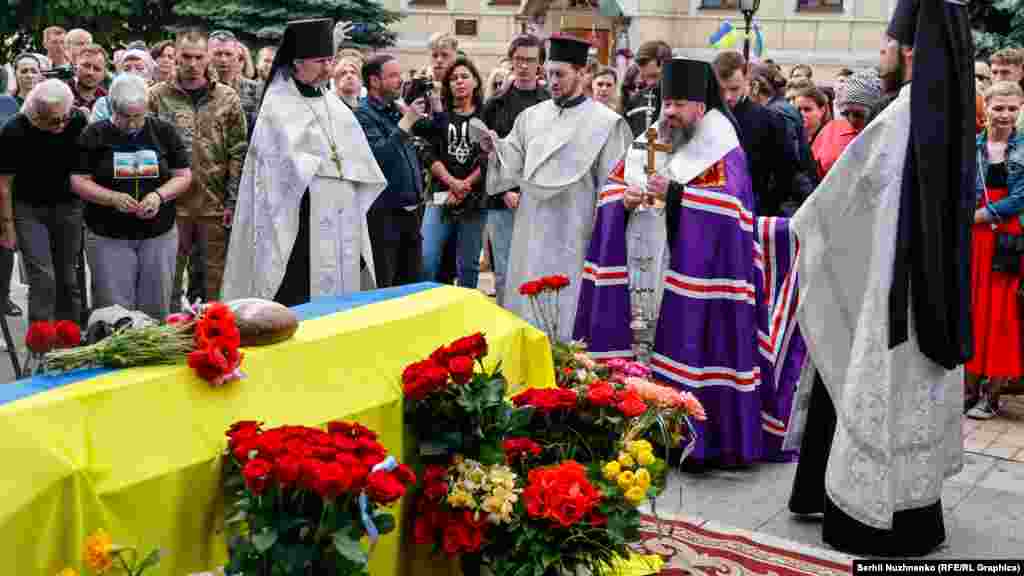 Заупокійна служба в Михайлівському Золотоверхому соборі