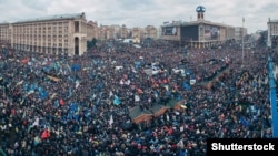 Київ, майдан Незалежності, 1 грудня 2013 року