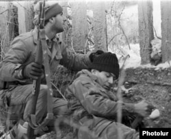 Вірменські солдати під час бойової операції, 1989 рік (Photolure)