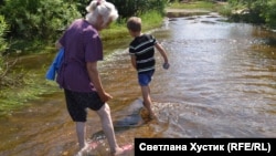 В подтопленные районы можно попасть только вброд. Канск, 3 июля 2019 года