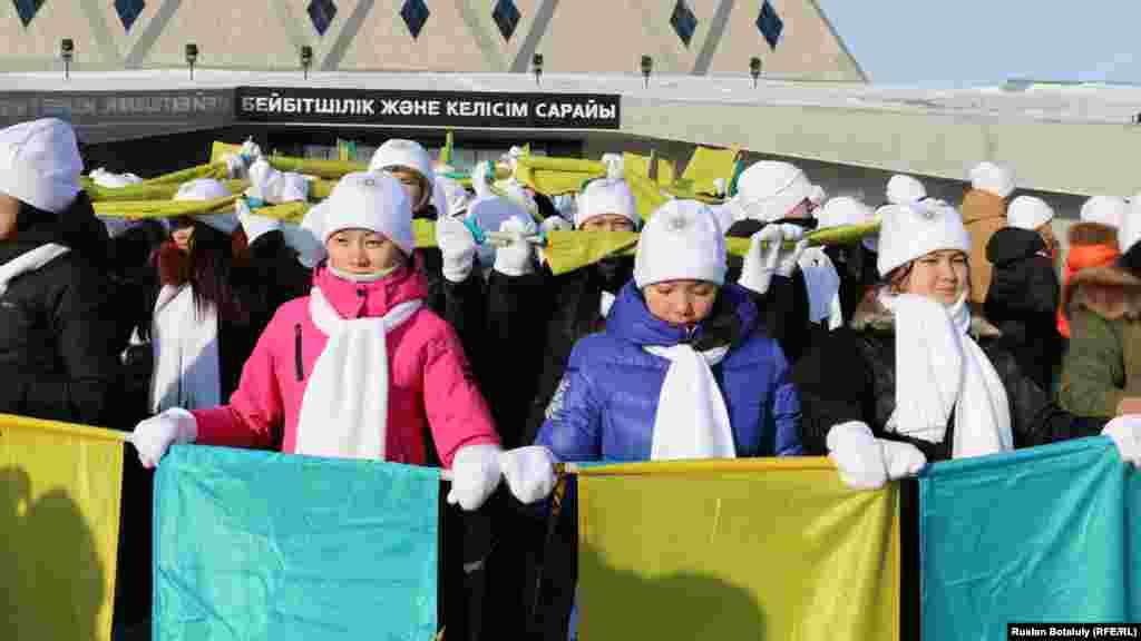 Қазақстан халқы ассамблеясы жылына орай өткізілген флешмоб.&nbsp;Астана, 6 ақпан 2015 жыл.​​