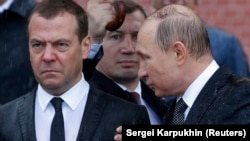 Baş nazir Dmitri Medvedev və prezident Vladimir Putin. 2017